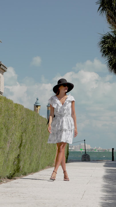 Color_White/Black Perfect Peony